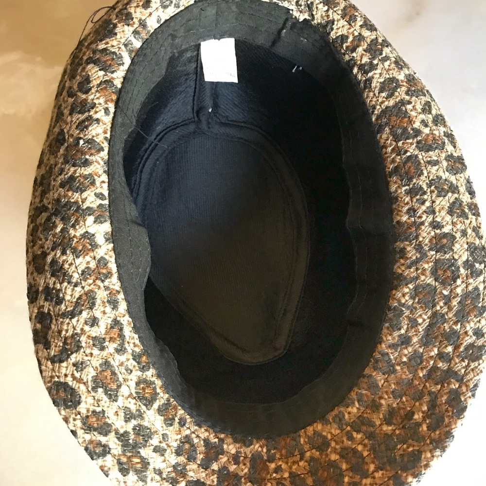 ❗️SOLD❗️Cheetah print Fedora - Picture 3 of 4